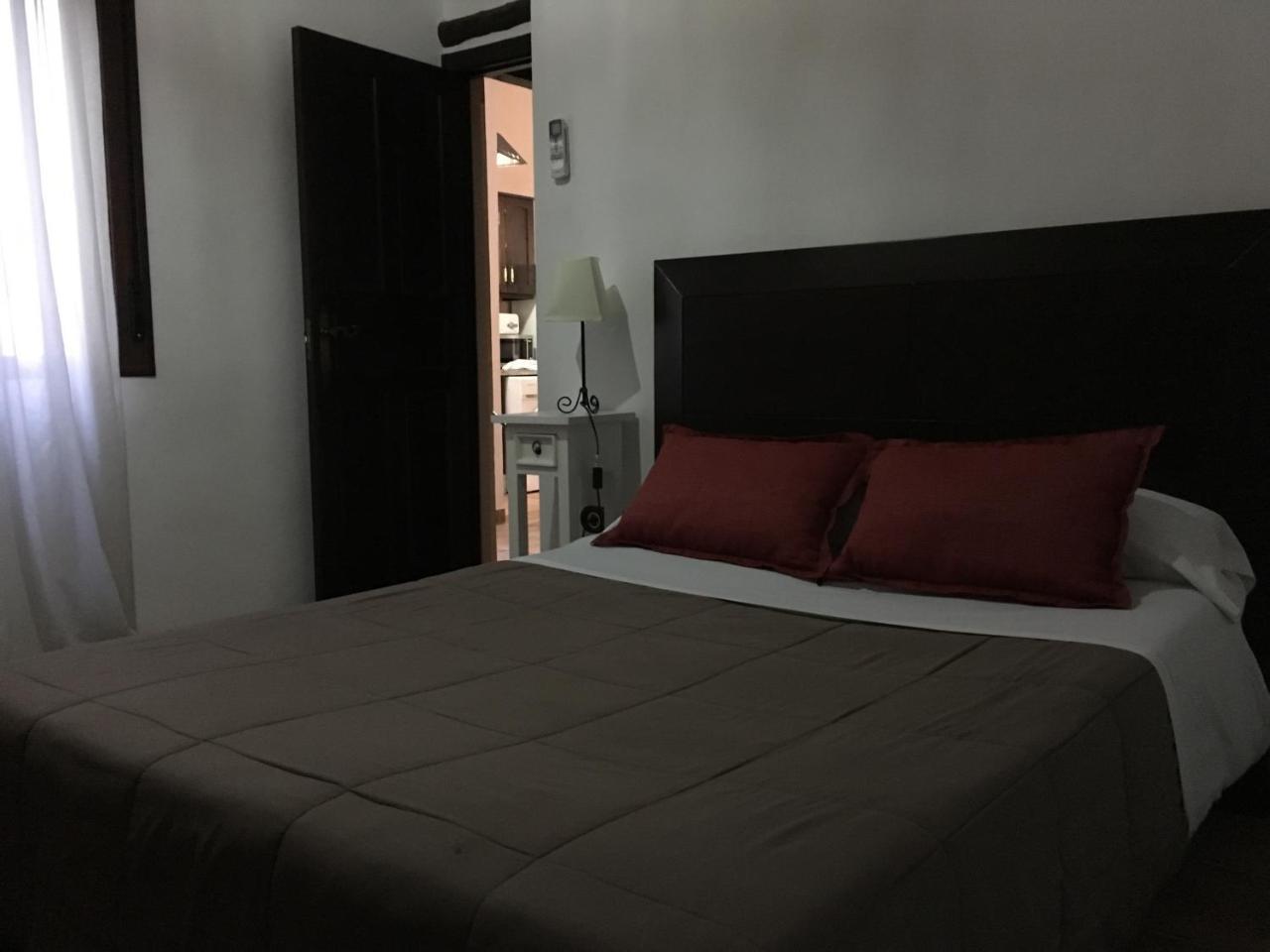 Apartamentos Victoria Bujalance Exterior foto
